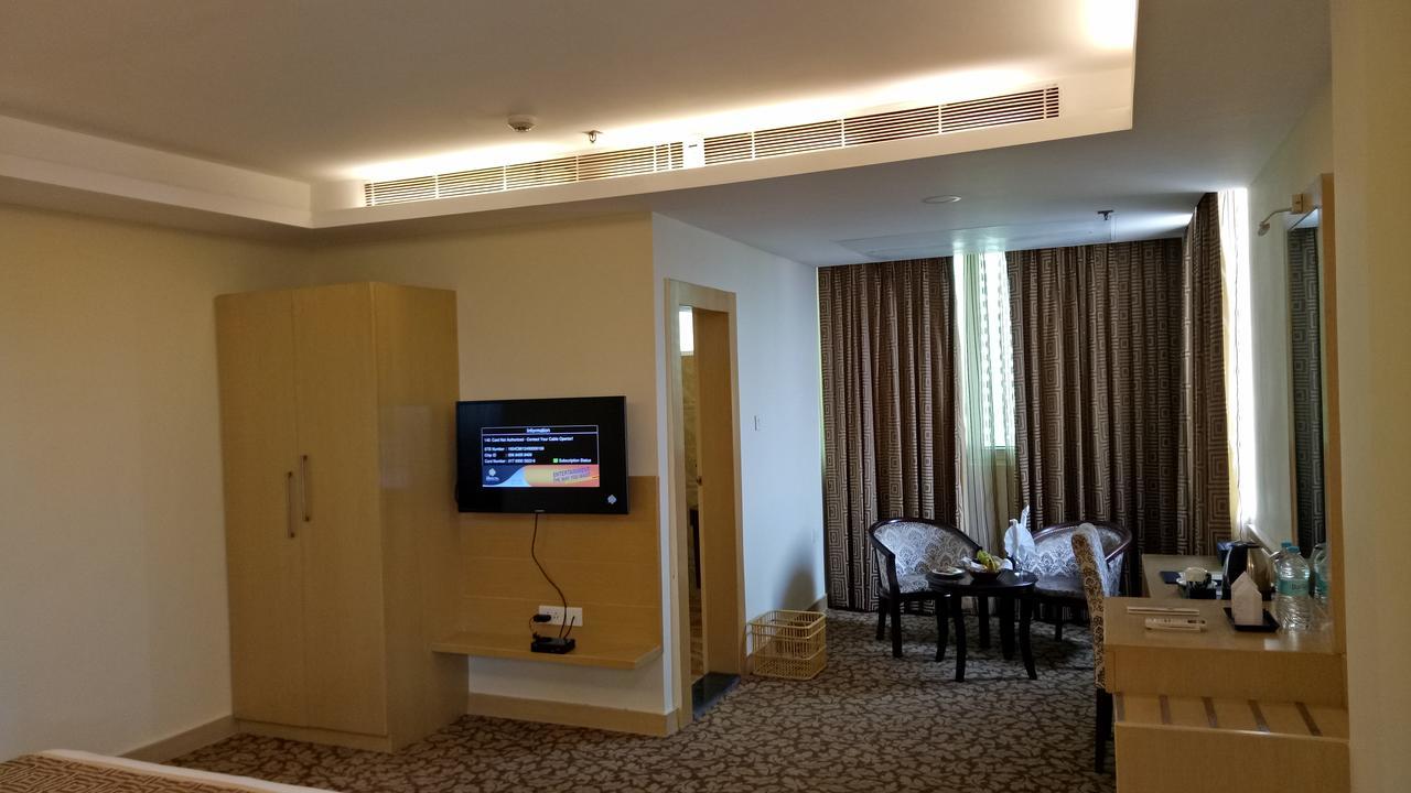Hotel Patliputra Continental Патна Экстерьер фото