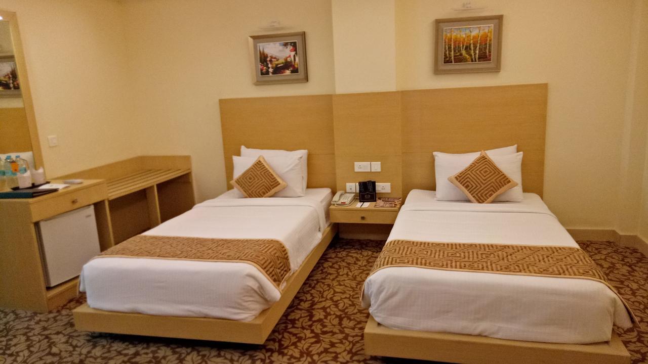 Hotel Patliputra Continental Патна Экстерьер фото